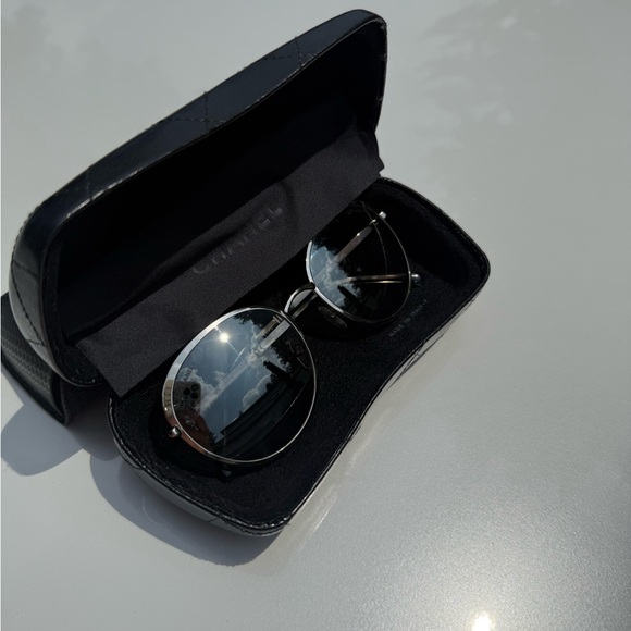 CHANEL Elegant Black Sunglasses with Case, NEW, worn once - Picture 1 of 5